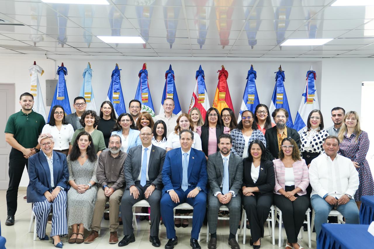 Representantes de los países del Sistema de la Integración Centroamericana (SICA).