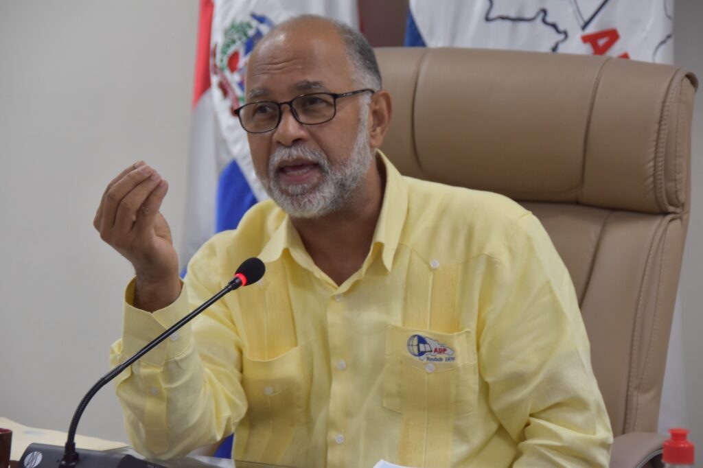 Presidente de la Asociación Dominicana de Profesores (ADP), Eduardo Hidalgo.