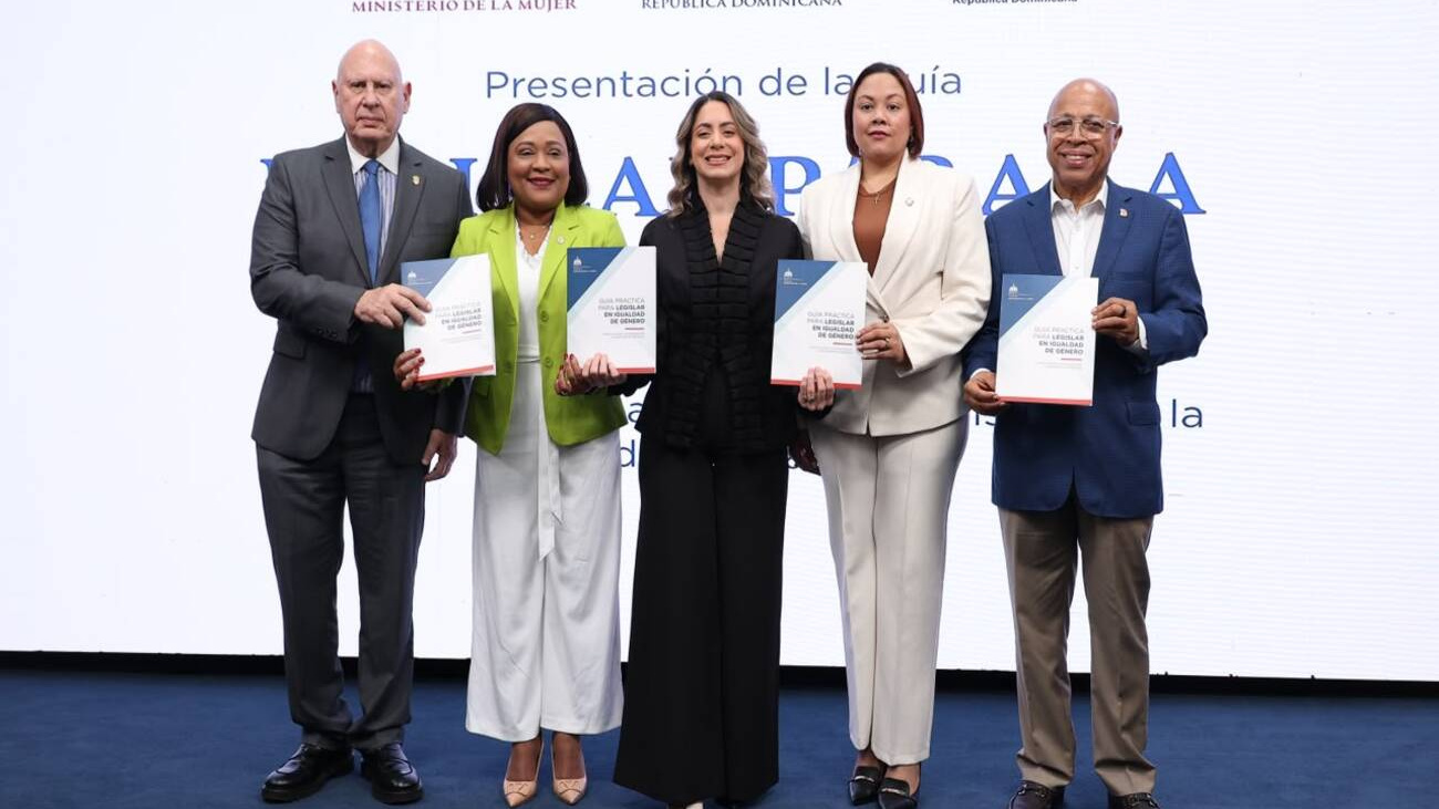 Ministerio de la Mujer promueve legislación sobre la igualdad en el Congreso Nacional.