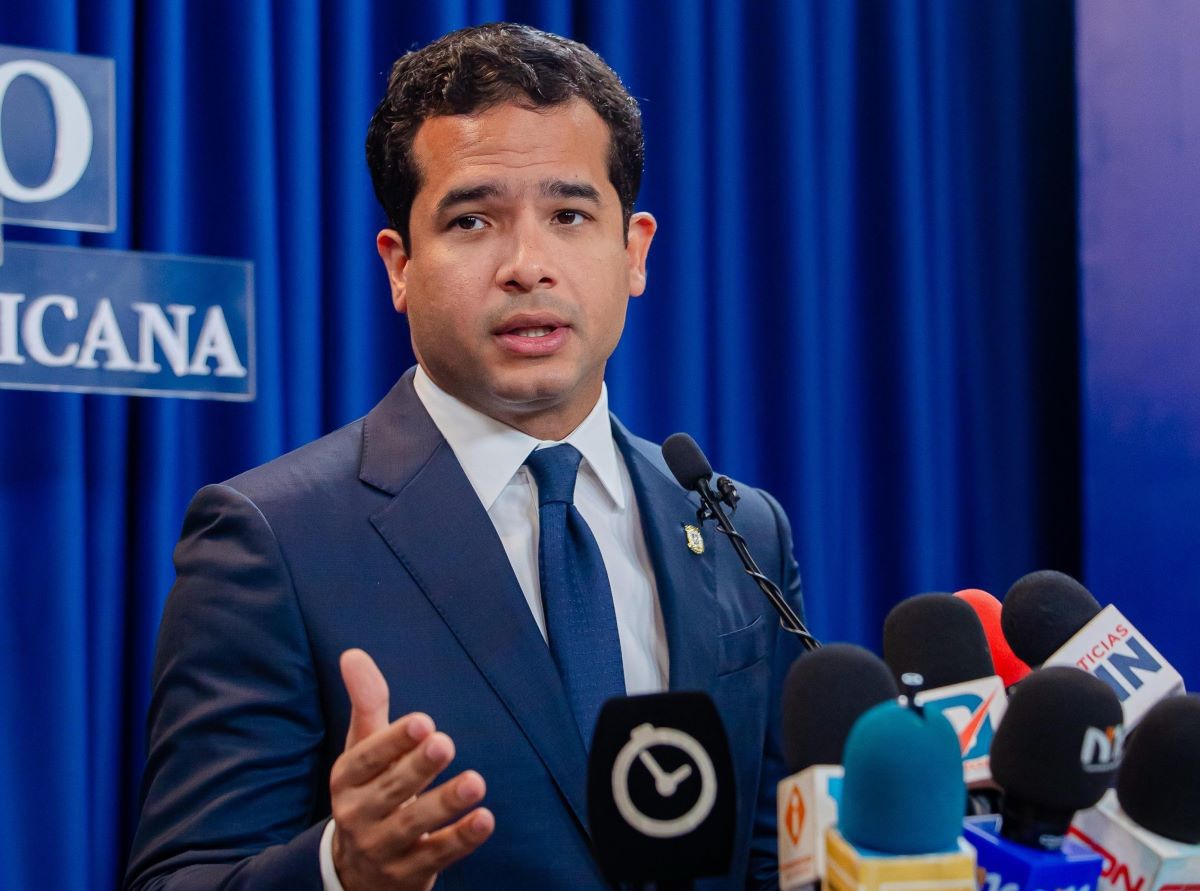 El senador Omar Fernández