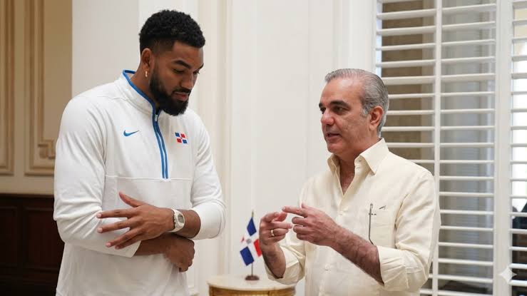 Presidente Luis Abinader y Karl-Anthony Towns