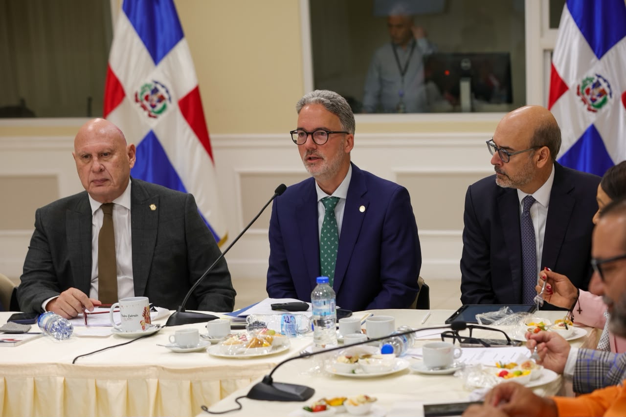 Comisión Bicameral se reúne con autoridades.