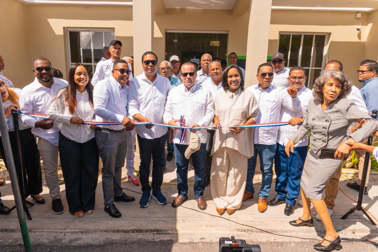 Gobierno inaugura funerarias municipales