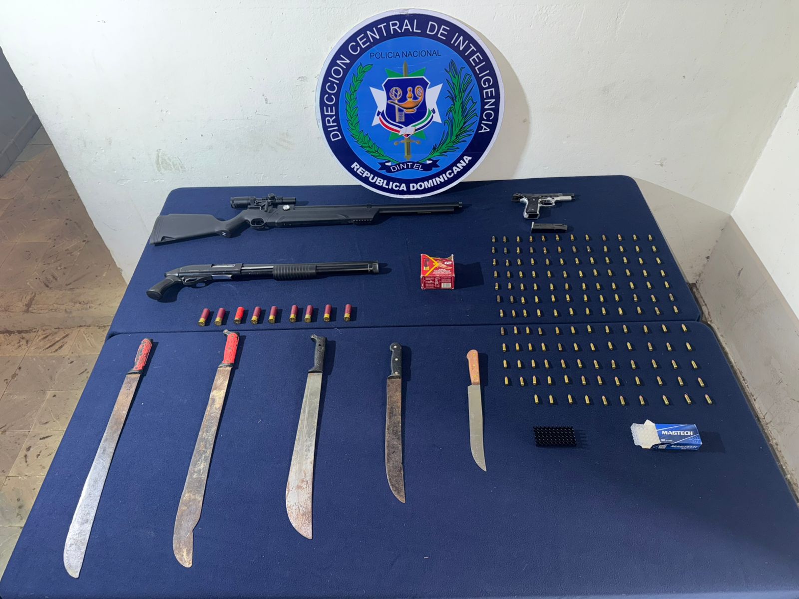 Operativos policiales dejan incautaciones y dos arrestos