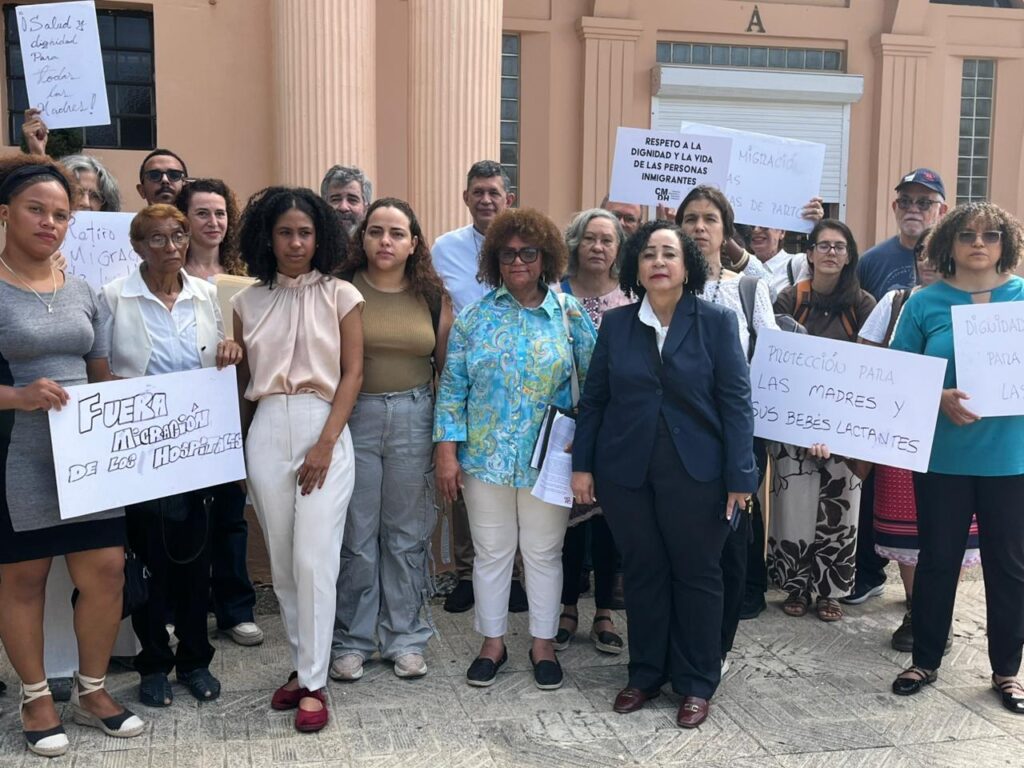 Colectivo exige retirar protocolo migratorio en hospitales,