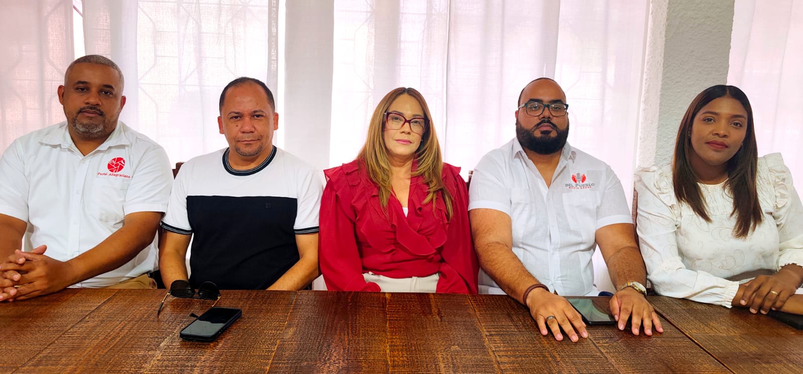 Gremios periodísticos de La Altagracia denuncian supuesto acoso y ataques de dirigente del PRM.