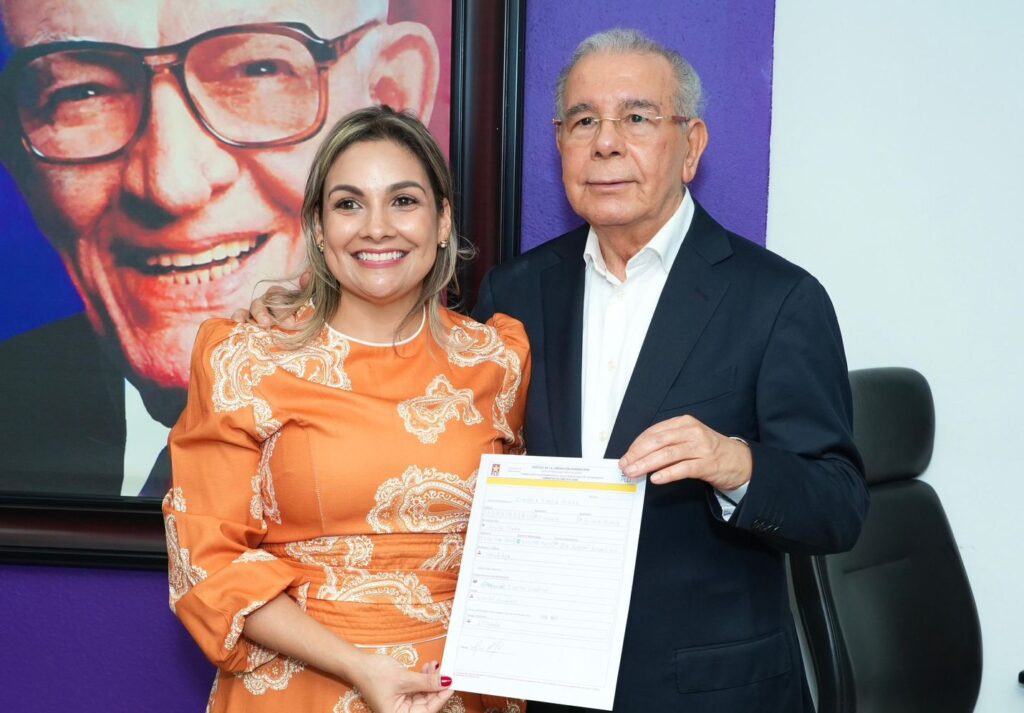 Ivanna Rivera y el expresidente Danilo Medina.