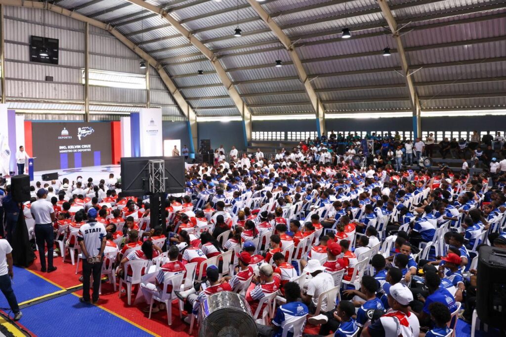 Presidente Luis Abinader y ministro Kelvin Cruz inauguran Juegos Fronterizos 2026