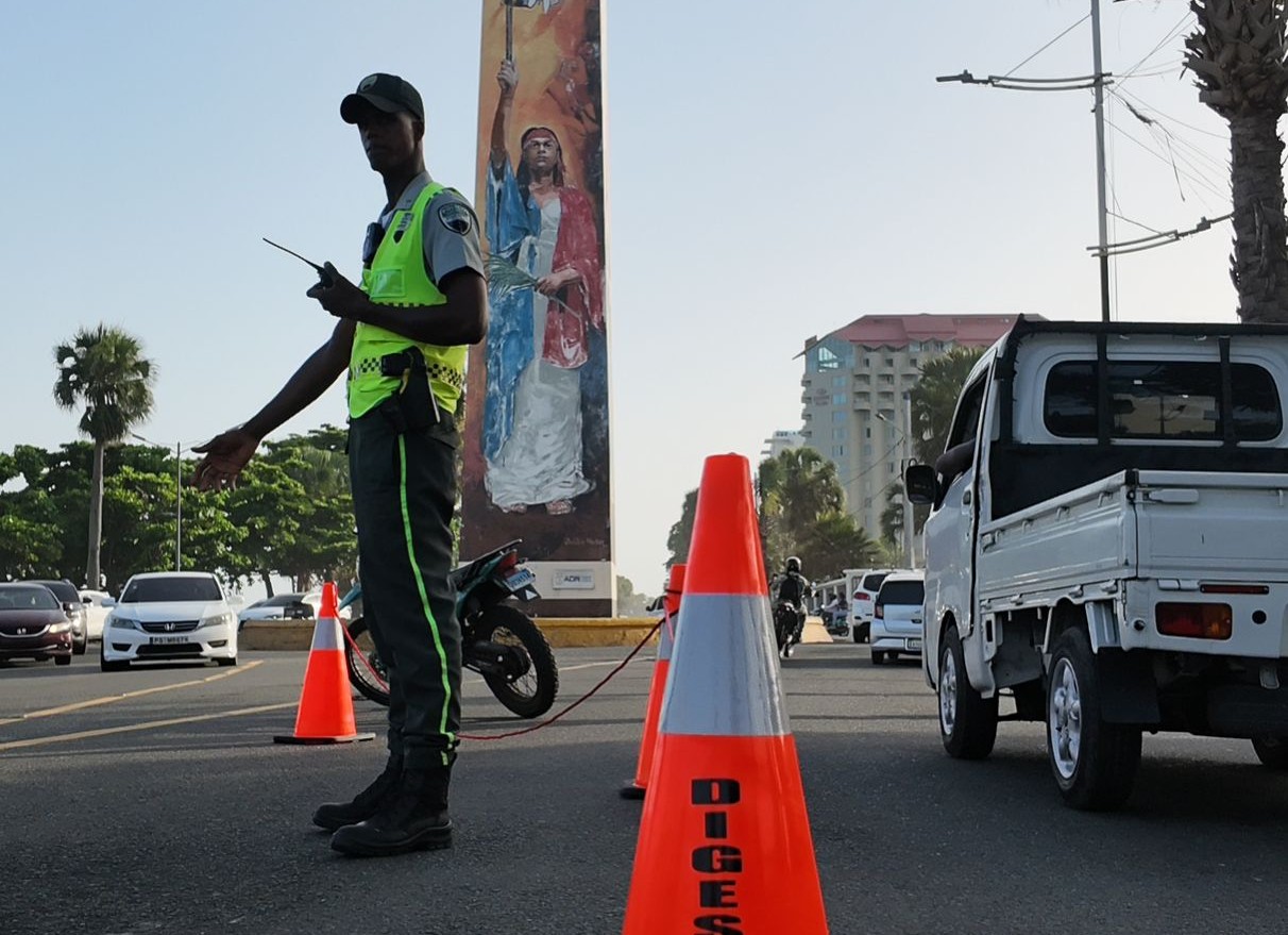 Digesett habilita contraflujo en el Malecón para agilizar el tránsito en horas pico.