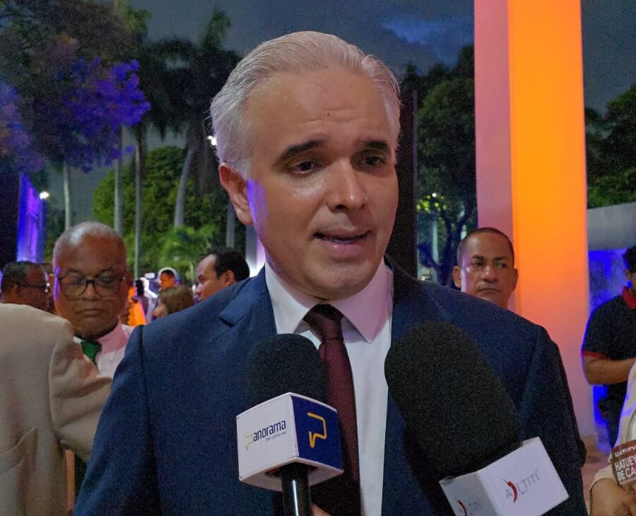 Ministro de Educación, Luis Miguel De Camps / Kayros Santiago