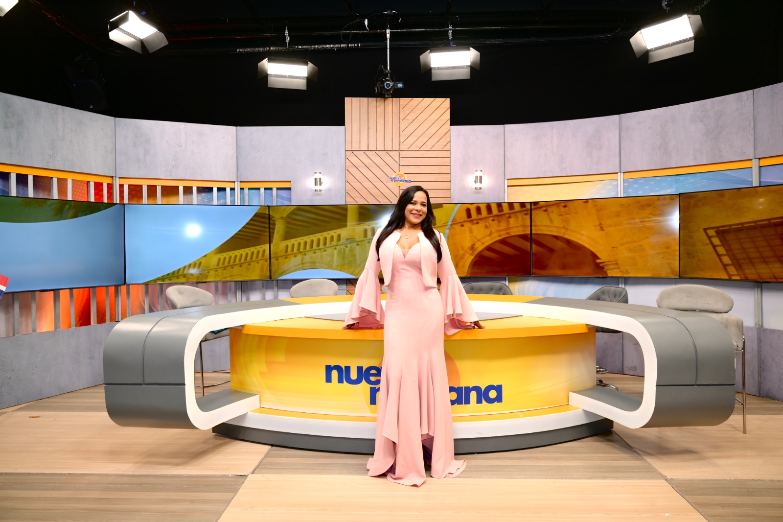 La periodista Colombia Alcántara celebró el quinto aniversario de su programa “Una Nueva Mañana”.