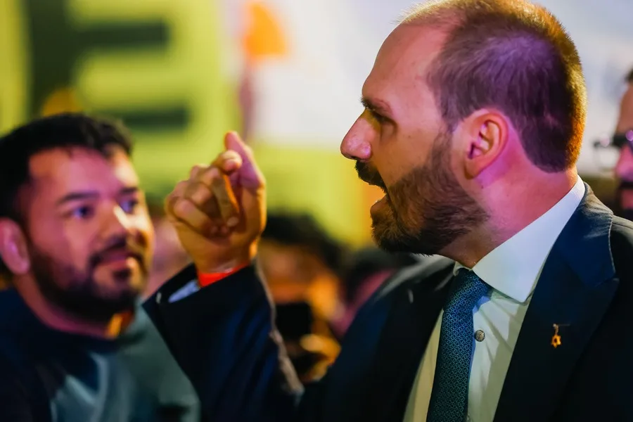 Exdiputado de la ultraderecha brasileña, Eduardo Bolsonaro, hijo del exmandatario Jair Bolsonaro, en Buenos Aires (Argentina).