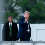 El presidente estadounidense, Donald Trump, regresa a la Casa Blanca en Washington, D.C., EE. UU., el 23 de junio de 2026.