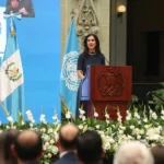 La subsecretaria General de las Naciones Unidas y Directora Regional para América Latina del PNUD, Michelle Muschett, habla en la presentación de un informe este miércoles, en Ciudad de Guatemala.