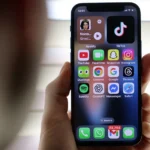 Redes sociales en un teléfono móvil.