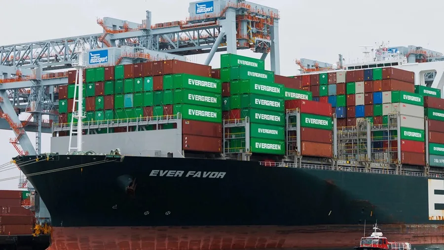 Buque portacontenedores en la terminal Conley de Boston (Estados Unidos).