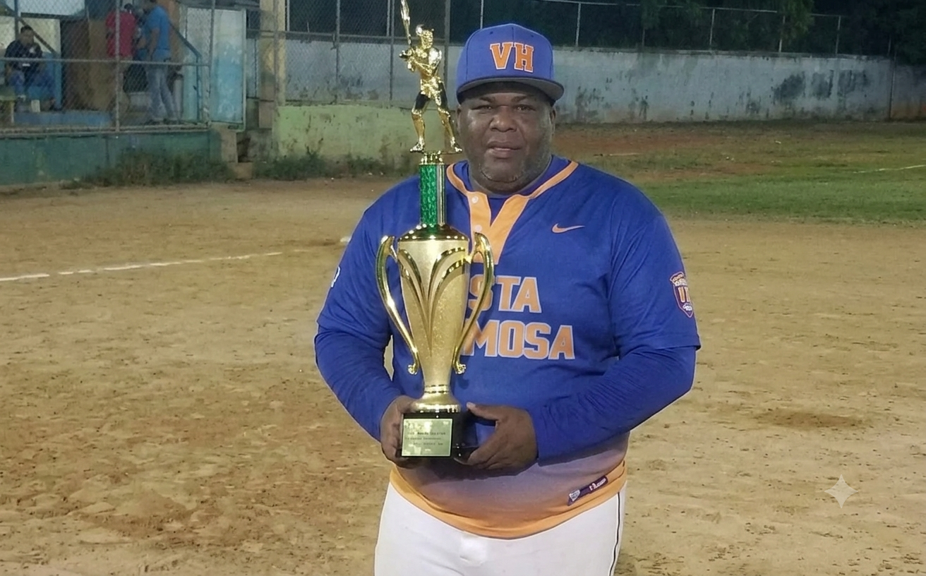 El ingeniero Aurelio Báez ofreció los detalles sobre el sistema de competencia de la Súper Copa de Softbol Santo Domingo Este 2026 y presentó los equipos que participarán en esta gran fiesta deportiva dedicada a fortalecer la confraternidad y la integración entre los softbolistas del municipio.