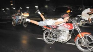 Carreras clandestinas de motores