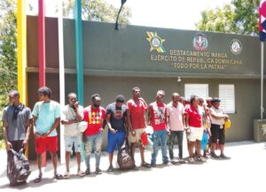 Detienen haitianos indocumentados