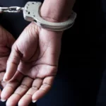 Arrestan a mujer acusada de secuestrar a su esposo en SDE