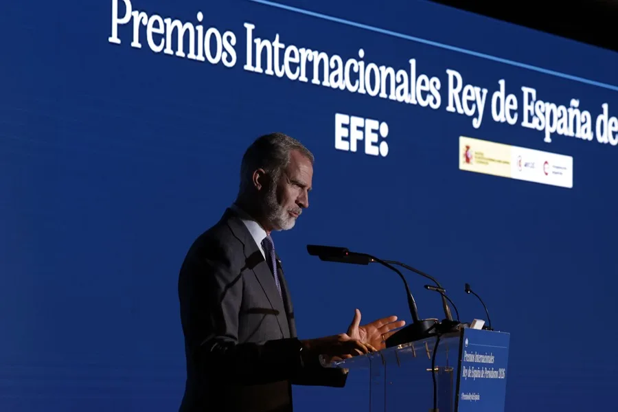 El rey Felipe VI interviene en los Premios Internacionales Rey de España de Periodismo 2026. EFE/ Juanjo Martín..