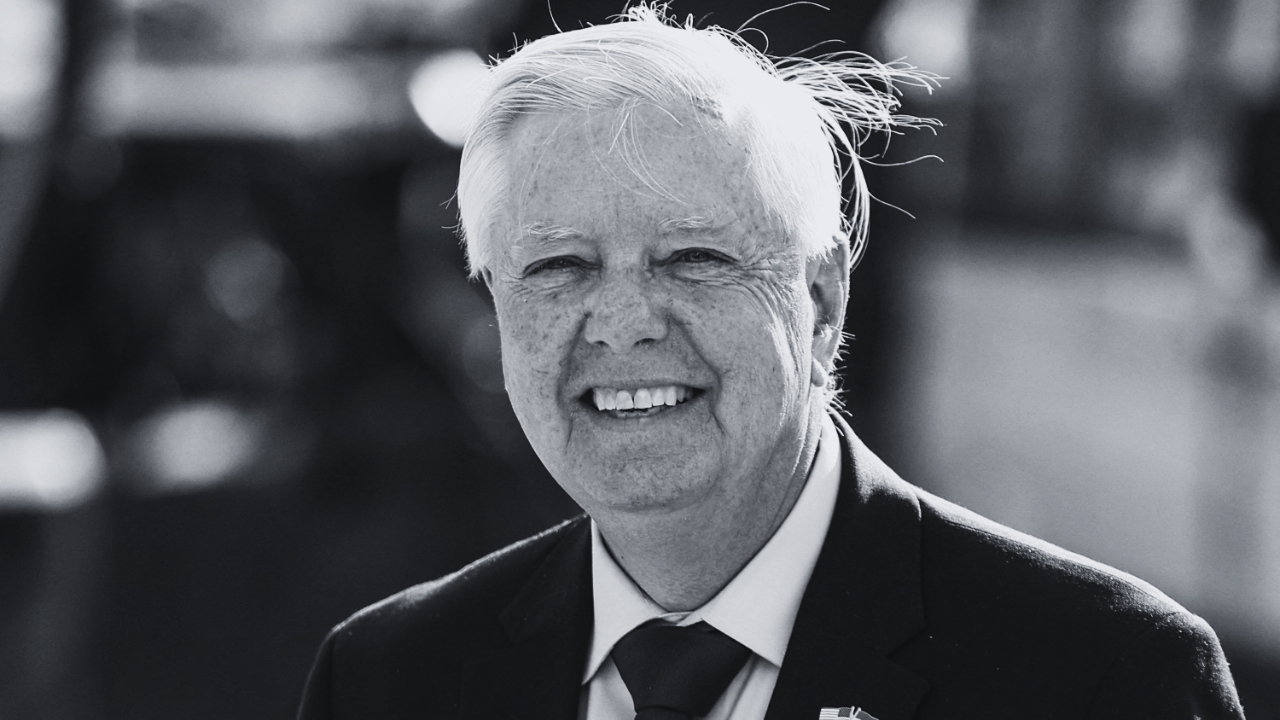 Senador Lindsey Graham.