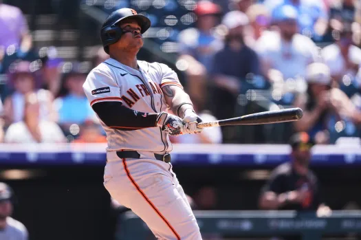 Rafael Devers conectó sus jonrones número 17 y 18, líderes del equipo, para San Francisco. El 17 fue de 420 pies y el 18 de 463 pies.