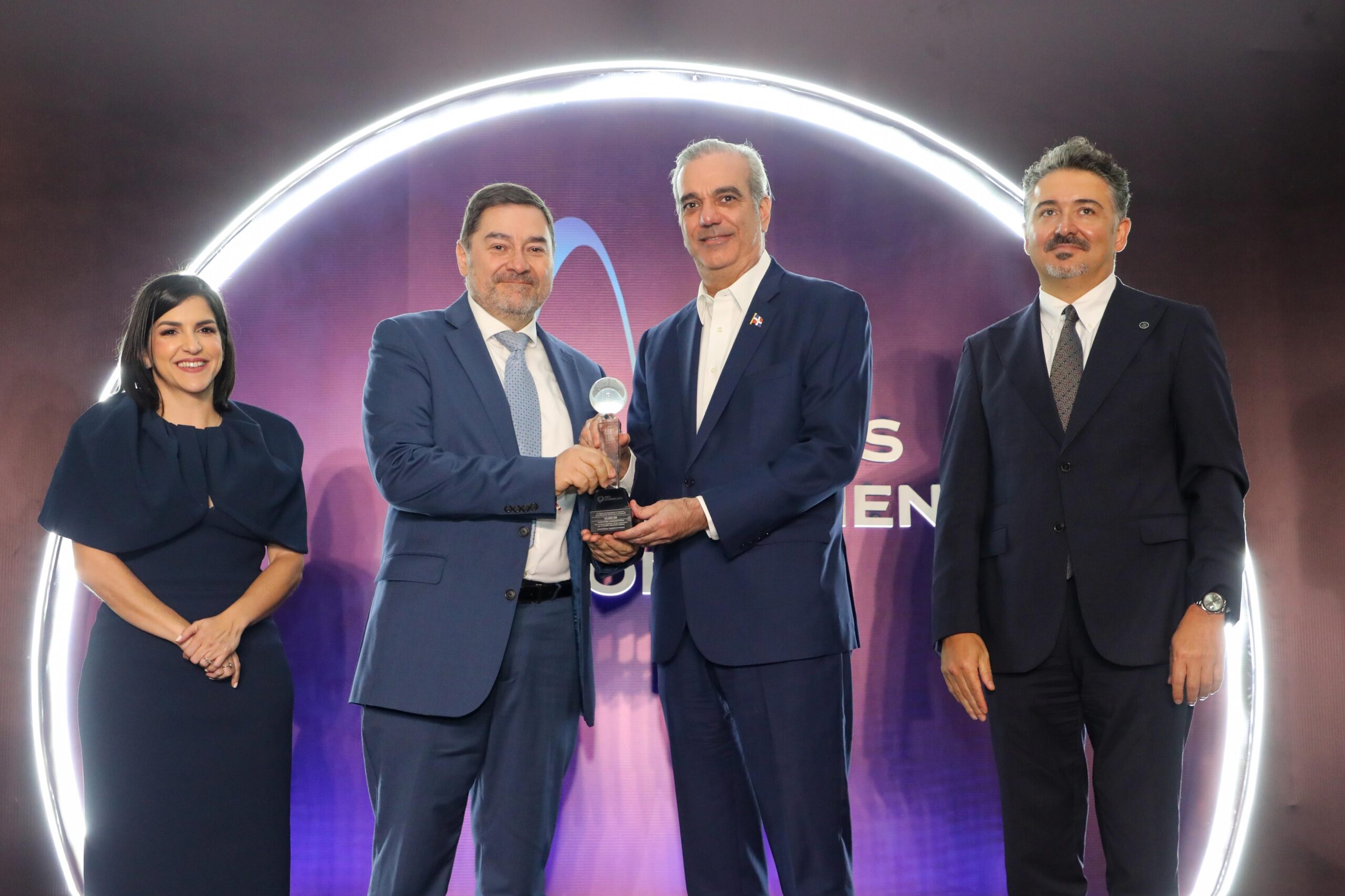 Abinader inauguró el AIF 2026 y destacó la seguridad jurídica tras el récord de US$5,000 millones en inversión extranjera en 2025.