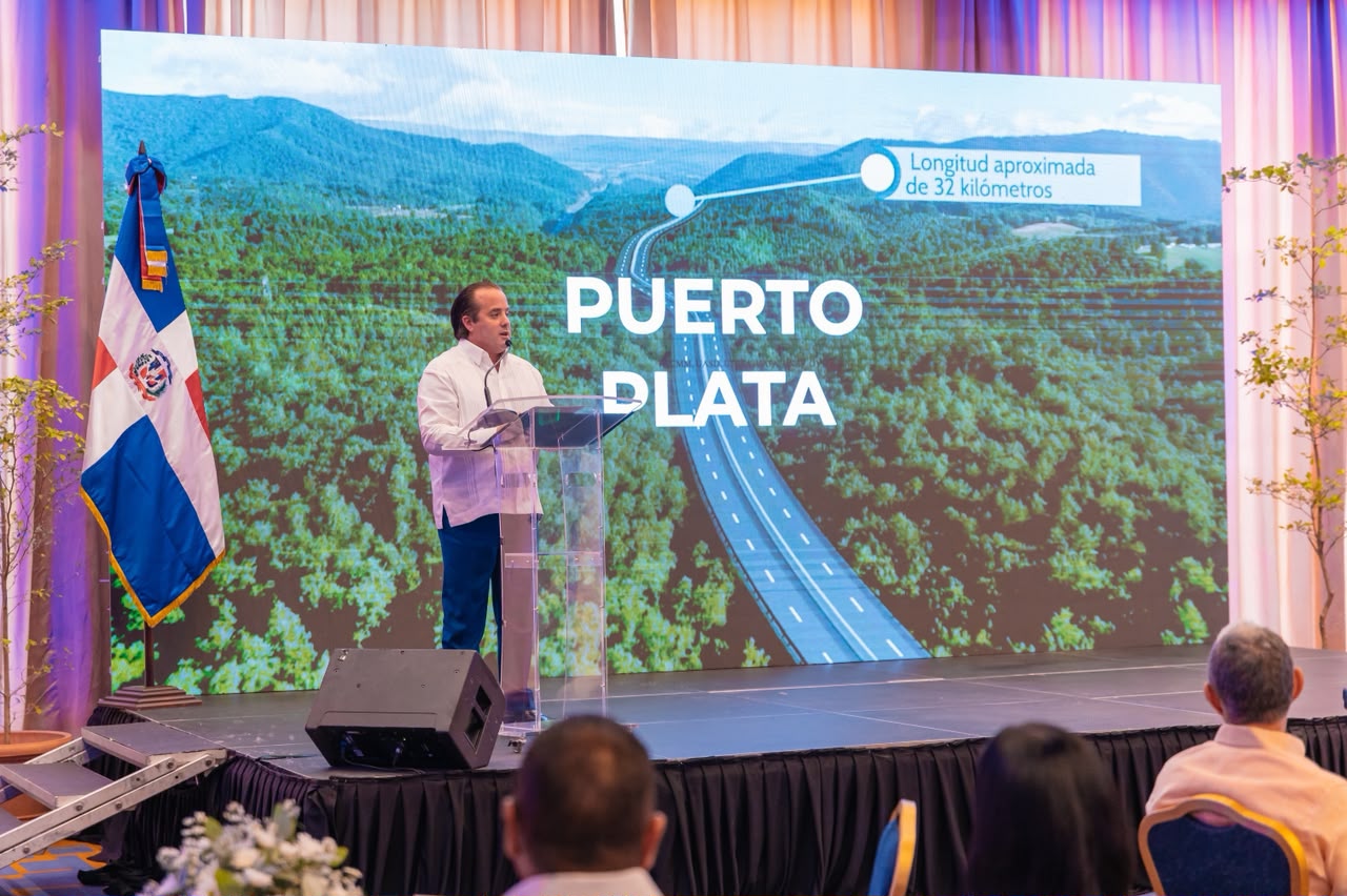 Gobierno presenta Autopista del Ámbar en Puerto Plata