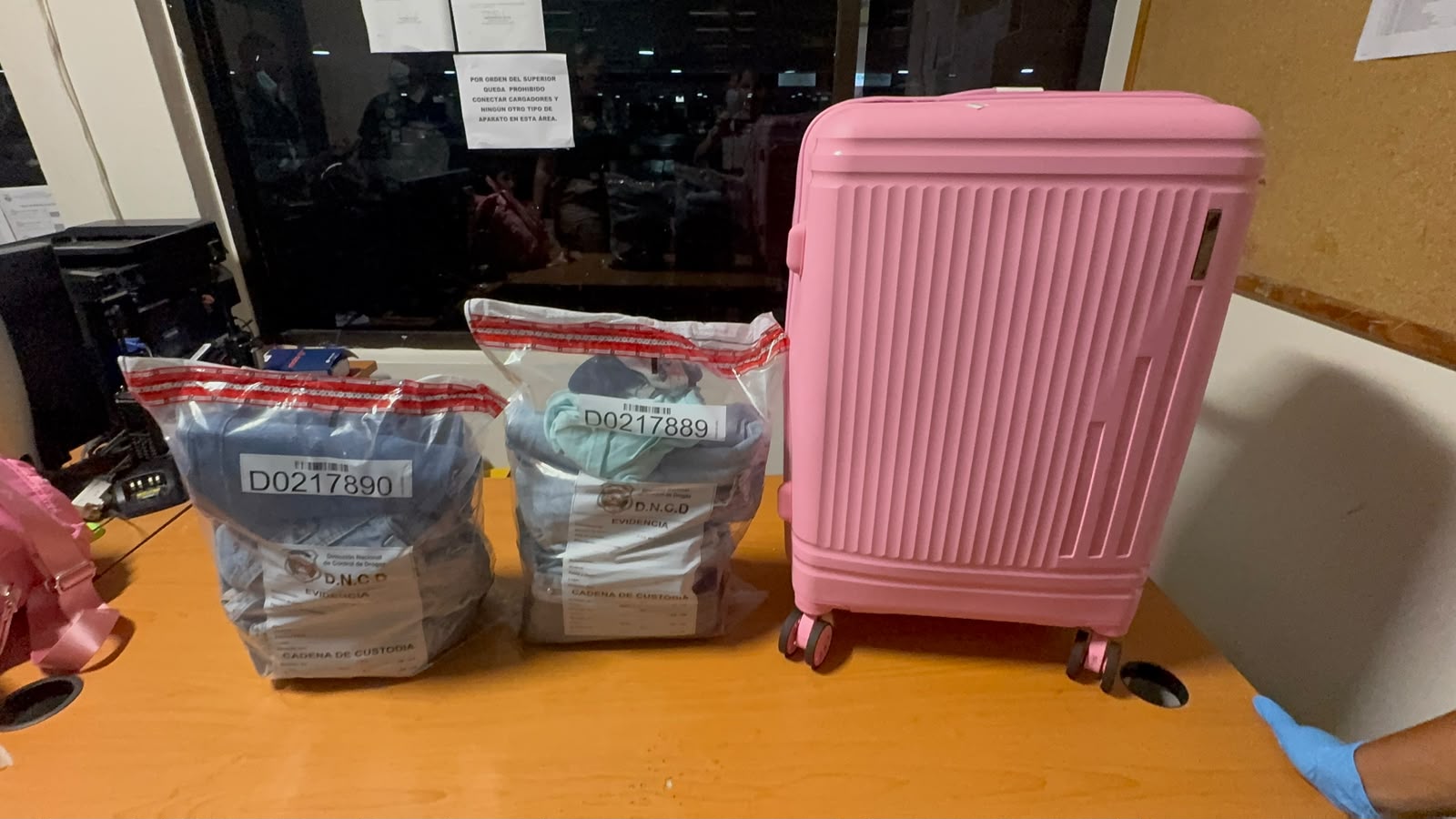 Prendas de vestir impregnadas de presunta cocaína.