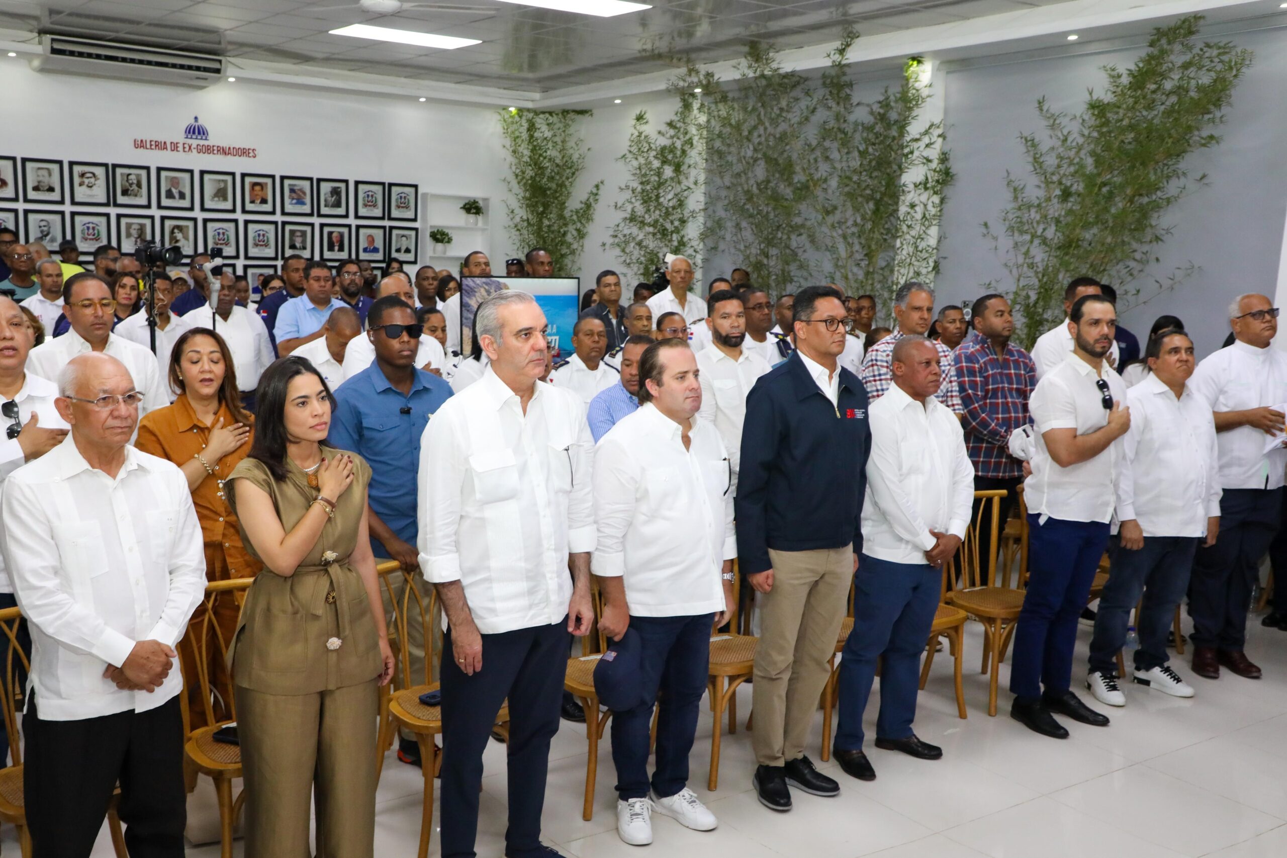 Abinader inaugura el Sistema 911 en Montecristi