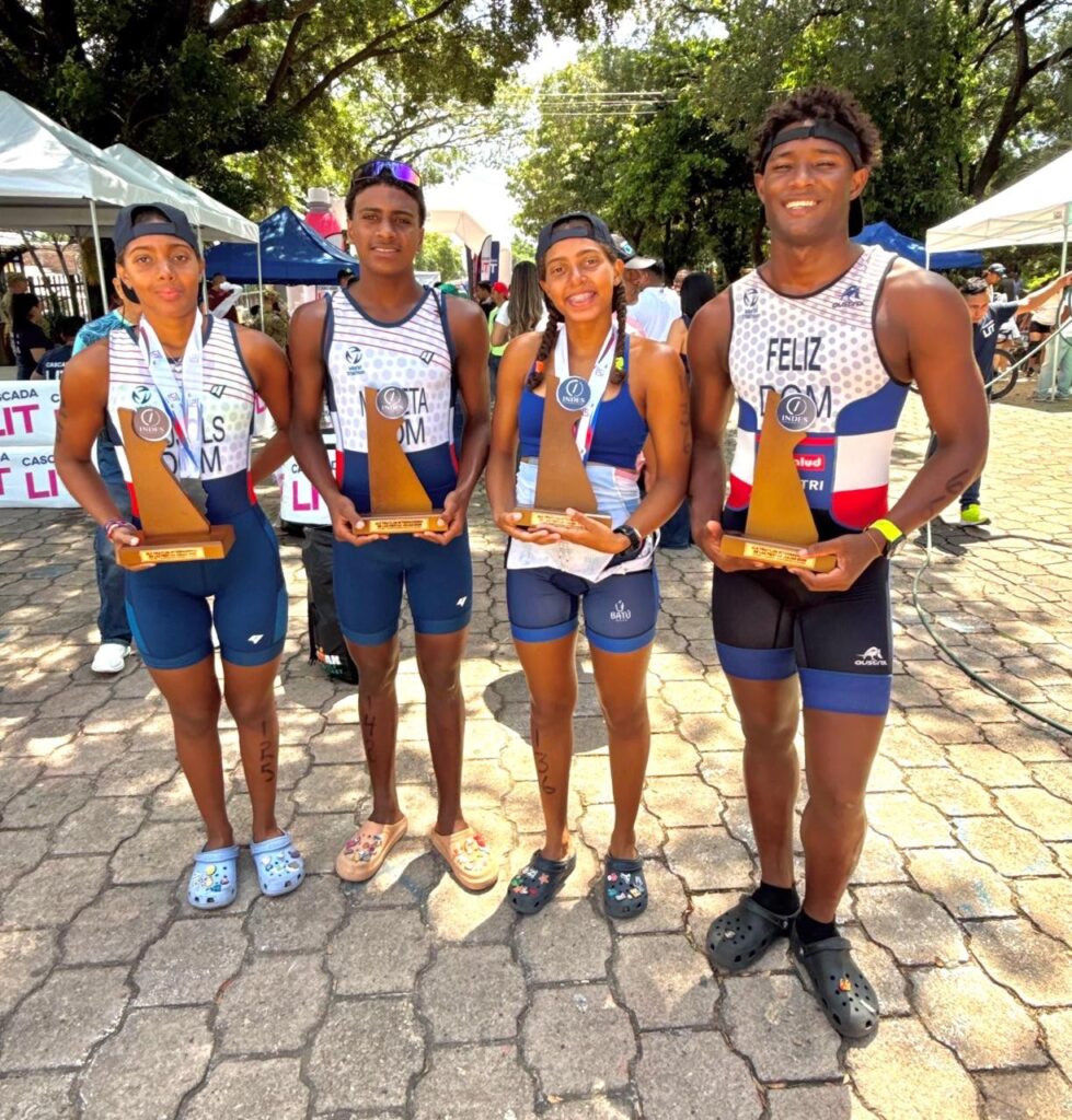 Dominicana conquista cuatro podios en campeonato de triatlón en El Salvador
Arisleidy Pujols gana primer lugar, Víctor Feliz, Nashla Pujols y Deison Moreta en segundo