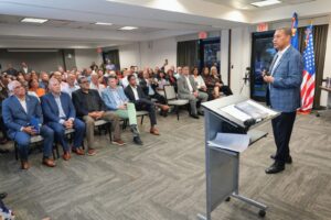 Guido Gómez Mazara pone en circulación en Miami su libro “Para que no se repita”