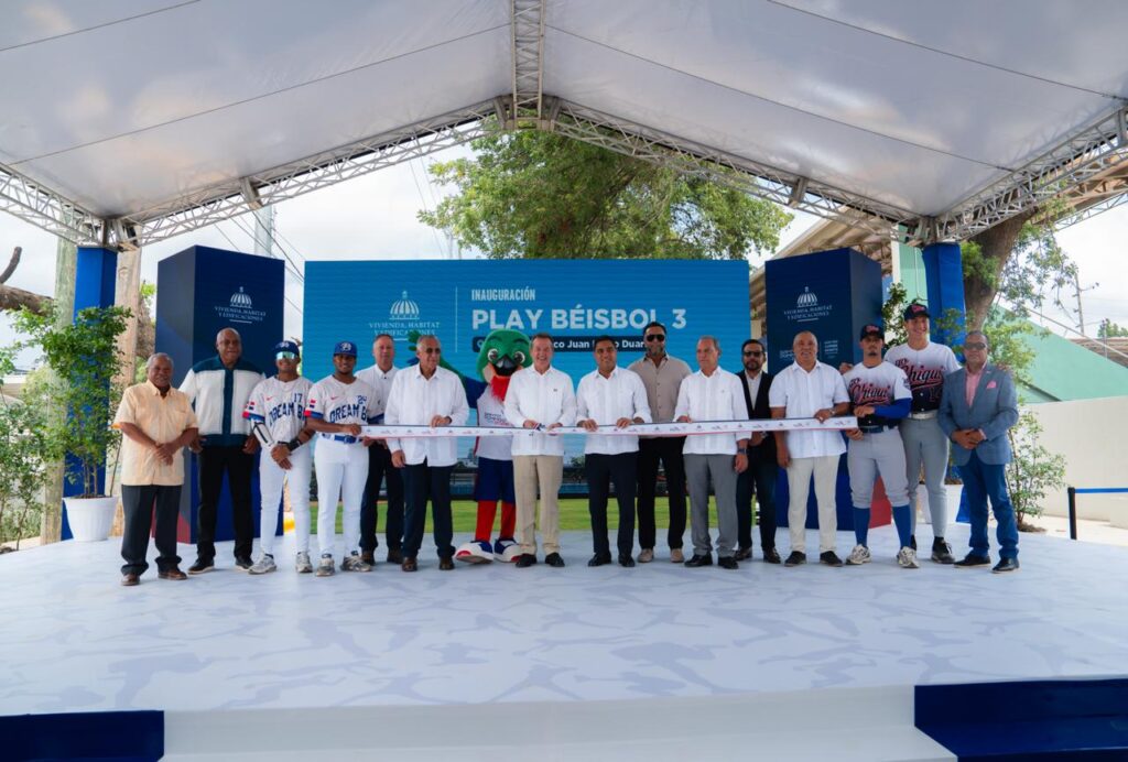 MIVHED hace entregas finales para Juegos Centroamericanos y del Caribe; ministro Ito Bisonó inaugura estadio de béisbol en el Centro Olímpico