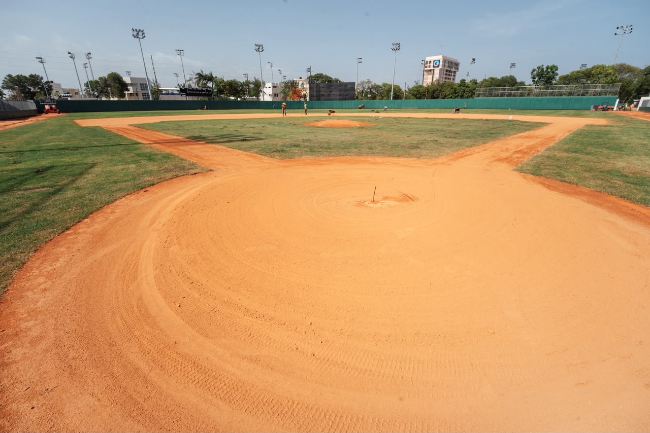 MIVHED hace entregas finales para Juegos Centroamericanos y del Caribe; ministro Ito Bisonó inaugura estadio de béisbol en el Centro Olímpico