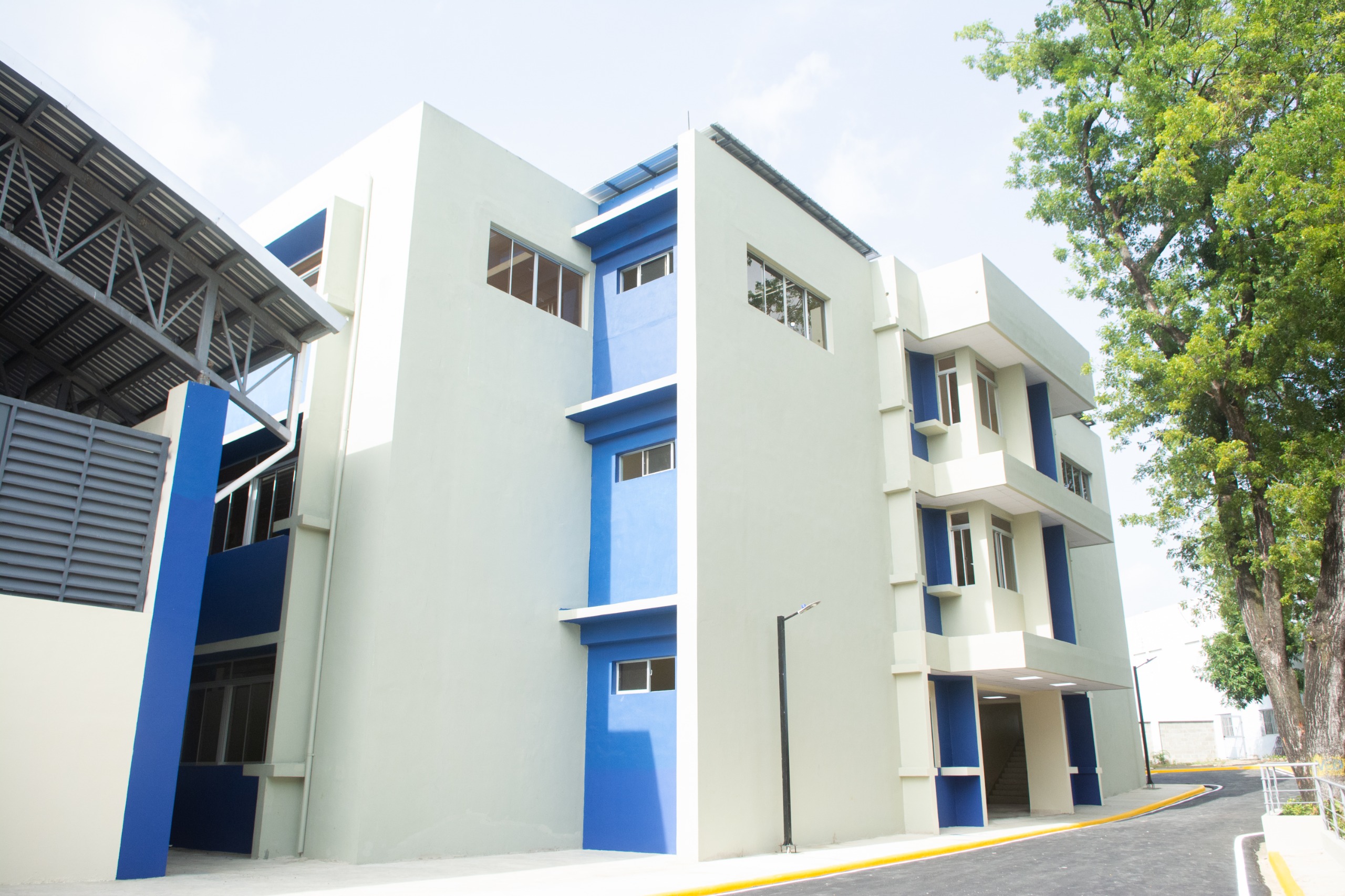 El nuevo edificio de posgrado de la USAD en San Cristóbal