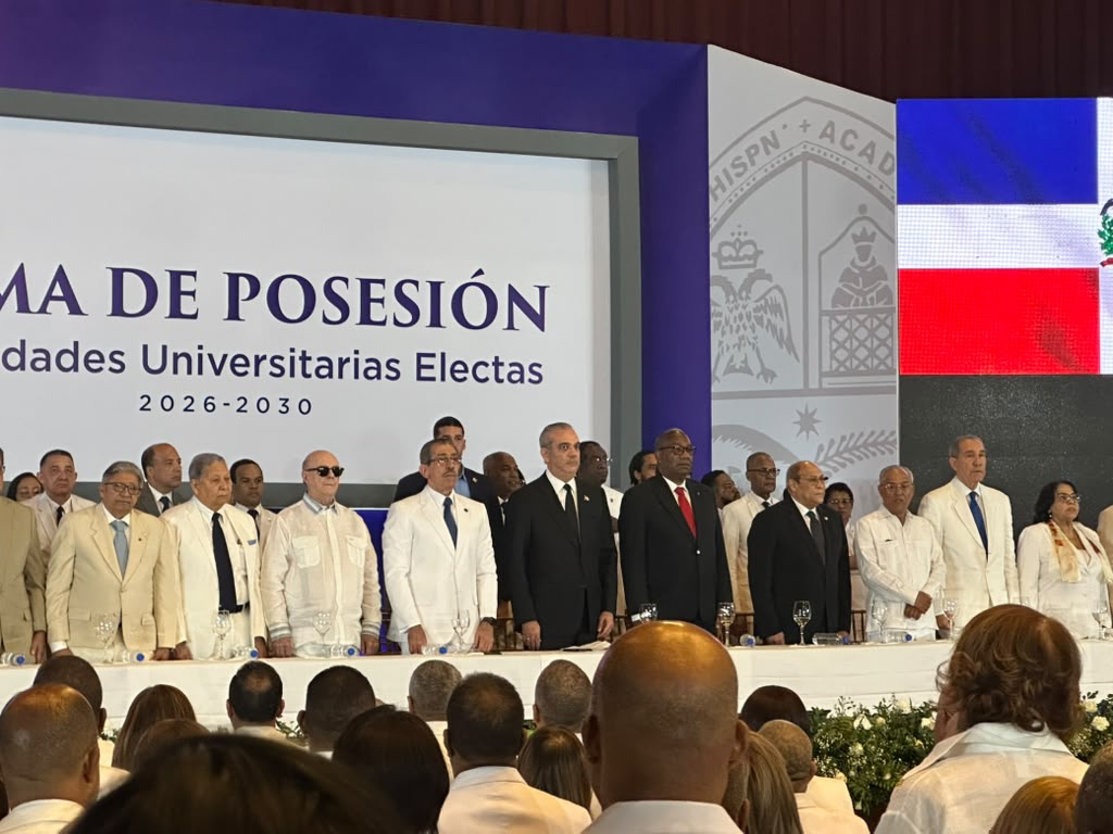 Jorge Asjana asume la rectoría de la UASD con promesas de reforma académica y modernización
