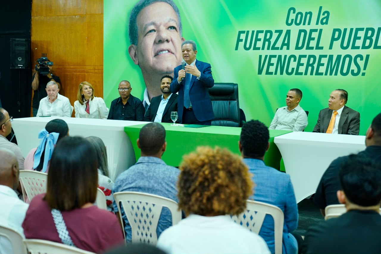 El presidente de la Fuerza del Pueblo (FP), Leonel Fernández