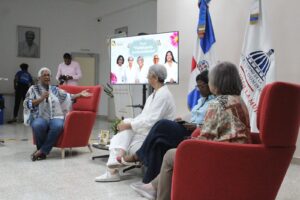Altagracia Salazar disertó por su trayectoria de varias décadas como periodistas involucrada en causas nacionales.