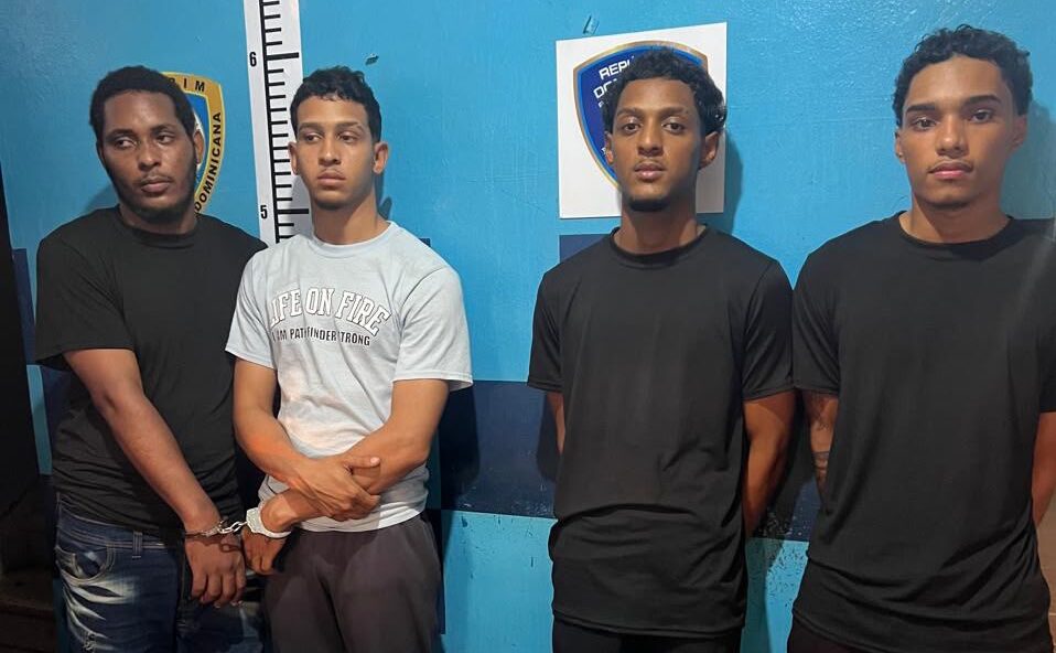Marcos José García de la Cruz, Andy José Castillo Jiménez, Delvinson Luis Restituyo Mejía y Heber Isaac Burgos García, implicados en el robo a una joyería en Santiago