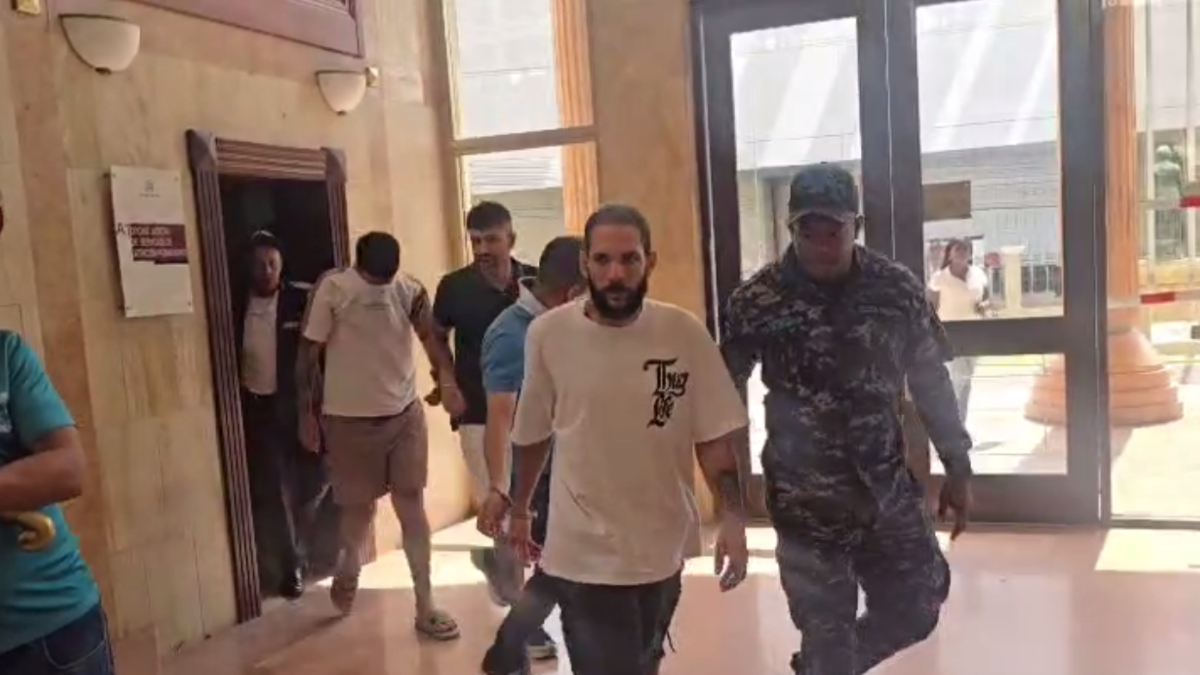 Aplazan coerción contra tres colombianos acusados de robo en Santiago