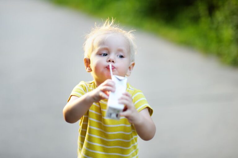 Siete de cada diez bebés consumen bebidas azucaradas antes de los dos años
