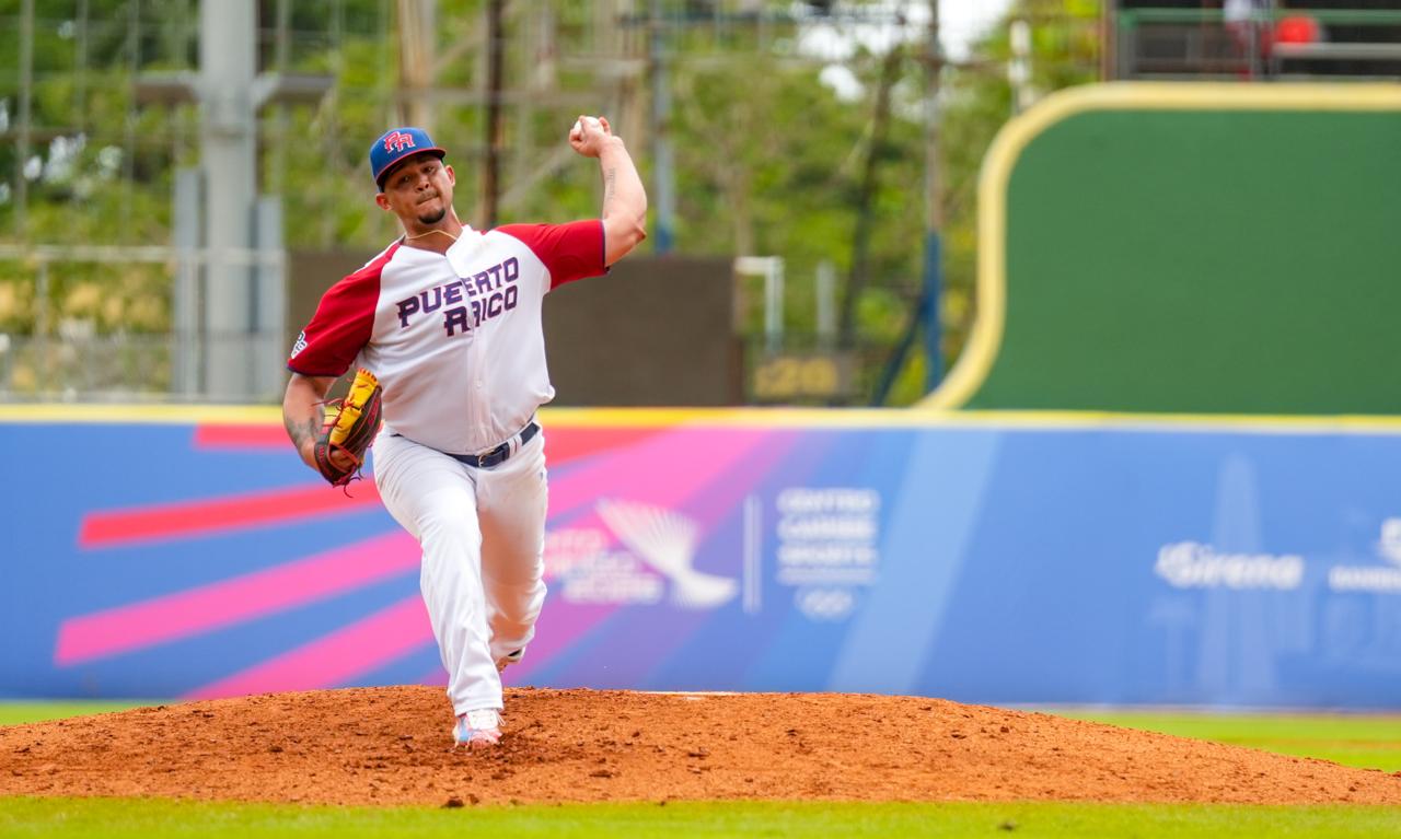 Anthony Borrero, lanzador ganador por Puerto Rico.