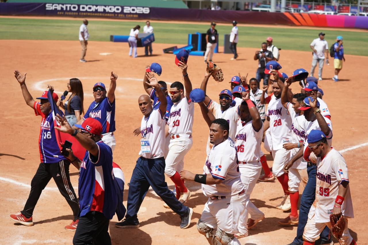 RD derrota al campeón mundial y es bicampeón del softbol de Santo Domingo 2026